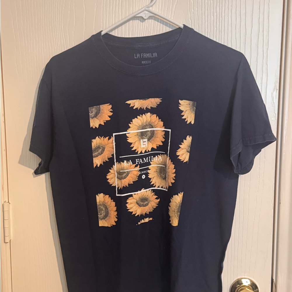 LA FAMILIA T-Shirt